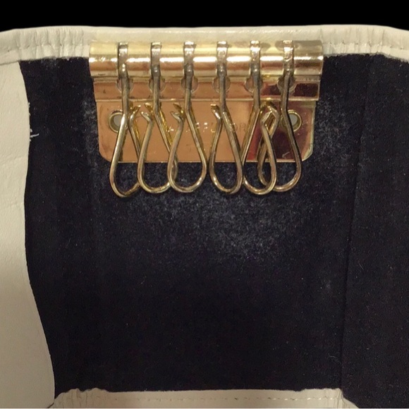 Vintage Princess Gardner Full Grain Cowhide 6-Key and Card Keeper,‎ Alabaster - Picture 6 of 9